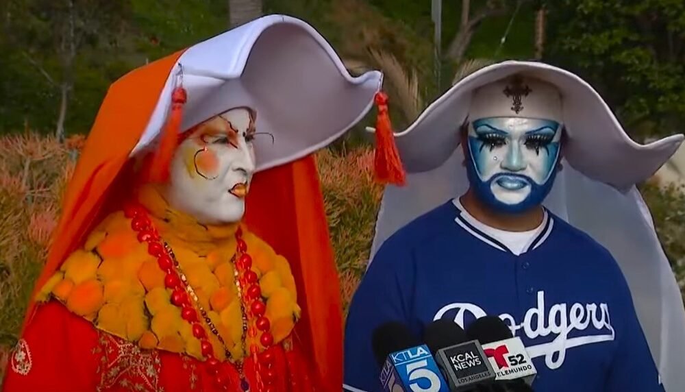 L.A. Dodgers apologize to Sisters of Perpetual Indulgence.
